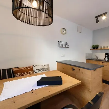 아파트 Gaestehaus Ostler 그라이나우